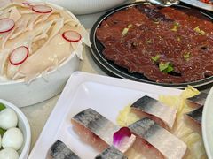 -茅草房·河畔园林火锅