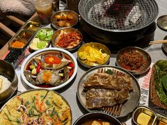 -草家酱蟹炭火烤肉店(珲春南路一店)