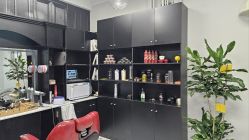 -老男孩男士理容馆·理发·烫染·修面