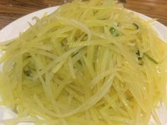 酸辣土豆丝-绿岛汤泉韩式休闲会所