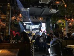 -胡桃里音乐餐厅(陶溪川店)(川湘赣菜·世界百大酒庄直供红酒·音乐表演)