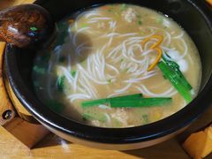 传统过桥米线-勺子米线·云南传统小吃市集(四方街店)