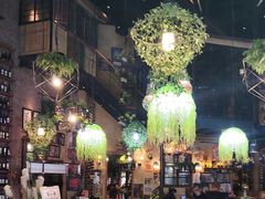 -临界音乐酒馆·小龙虾·江湖菜(华熙LIVE·鱼洞店)