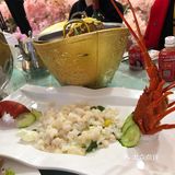 婚宴前一天的晚饭由于人数太多包间坐不下