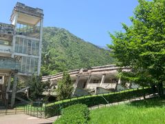 -四川汶川特大地震漩口中学遗址