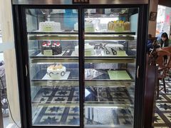 面包甜点陈列柜-德大西餐社(云南南路店)