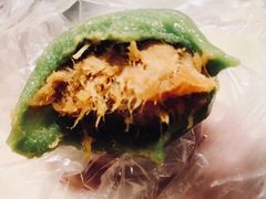 蛋黄肉松青团-沈大成(南京东路店)