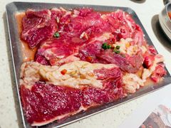 -蚂蚁洞·烤肉大营地(上海静安大悦城店)