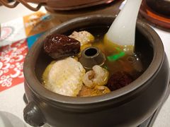 -云海肴·汽锅鸡·云南菜(天山百盛优客店)