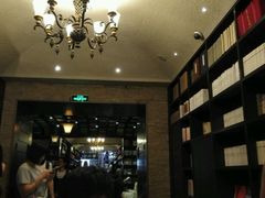 -钟书阁(松江泰晤士小镇店)