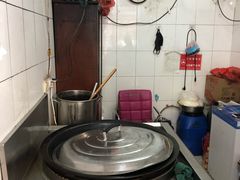 -谢记素红大肠店(新民路店)