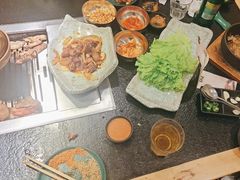 -臻牛烤肉