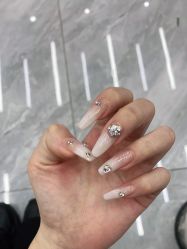 -七彩虹美甲美睫 半永久