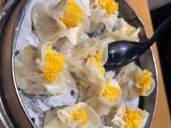 蛋黄鲜肉烧麦-真真鲜馄饨店(启蒙路店)