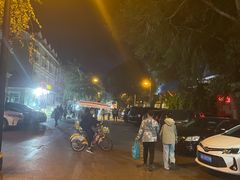 -布尔津河堤夜市