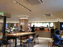大堂-星巴克臻选(上海中环广场2F店)