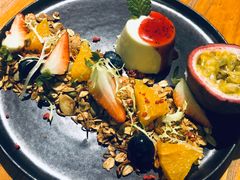 意式奶冻配格兰诺拉燕麦-BE BRIGHT KITCHEN(正佳广场店)