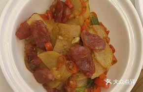 Cumin Potato Slices Stir-fried with Sausage