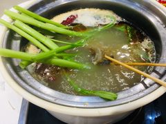 -百品聚旋转火锅(万德庄店)