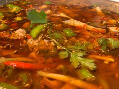 -兔行天下-鸿鹤鲜锅兔(中海国际店)