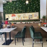 店里现在有活动，买三送一！