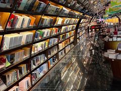 -钟书阁(珍园店)