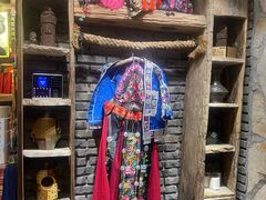 -老牌坊云南鱼豆花火锅(爱建店)