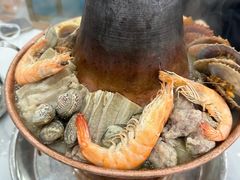 -一口猪海鲜浑锅·东北家常菜