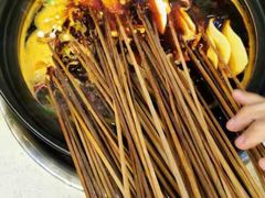 -钢管厂五区小郡肝串串香(蜀都万达店)