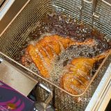 6r一个大大个鸭腿!好吃晕了