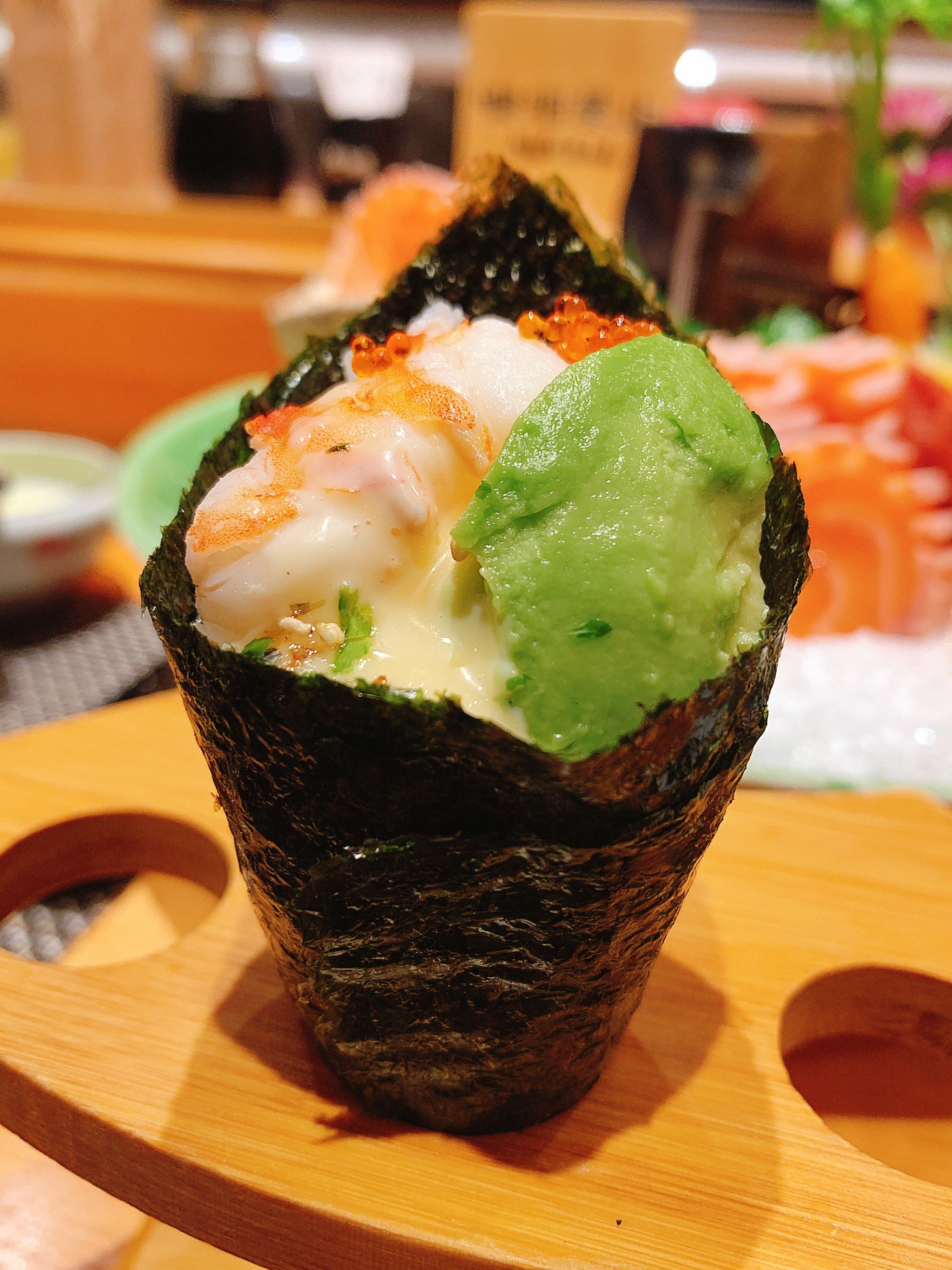 松月牛油果虾手卷