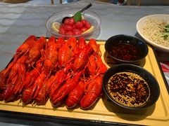-肥肥虾庄·金牌油焖大虾(汉街SKP店)