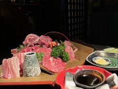 -铭牛烧肉·和牛海鲜自助(高新月牙湖店)