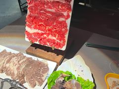 -伴山牛贵州黄牛肉火锅·苗疆非遗艺术餐厅(上海首店)