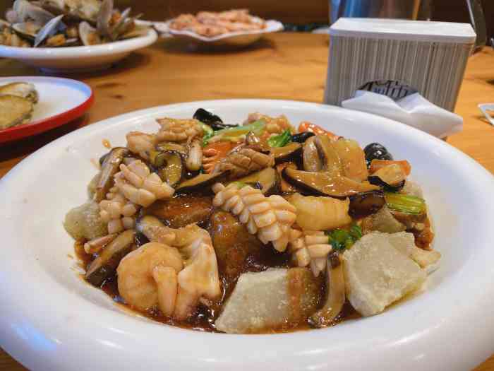 欣欣餐厅(武昌街店)-"大连老味道 [薄荷]环境:外面看门牌.