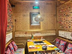-老牌坊云南鱼豆花火锅(爱建店)