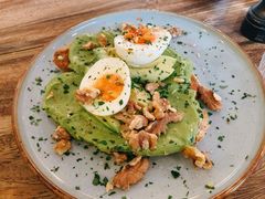 牛油果煮蛋吐司-RAC BAR(安福路店)