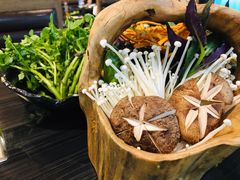 -东椰·海南椰子鸡火锅(朝阳门店)