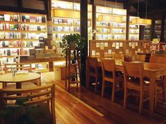 -猫的天空之城概念书店(杭州南宋御街店)