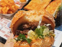 -The Habit Burger Grill 哈比特汉堡(复兴soho店)