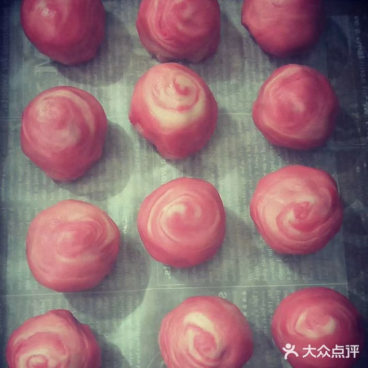 素人自制:云顶抹茶酥和紫薯香芋酥