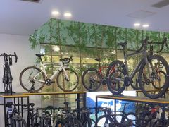 -英派斯健身旗舰店(海信国际中心馆)