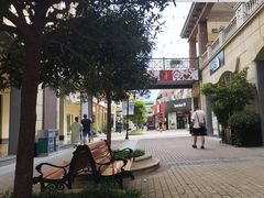 -王府井奥莱临潼小镇(临潼店)