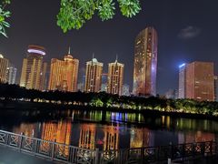 -万绿园