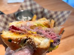 -三勾JJJ Burger&Coffee(梅溪湖店)