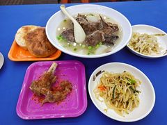 -老东镇啤酒屋海鲜加工·蒸汽海鲜·海鲜烧烤(台东店)