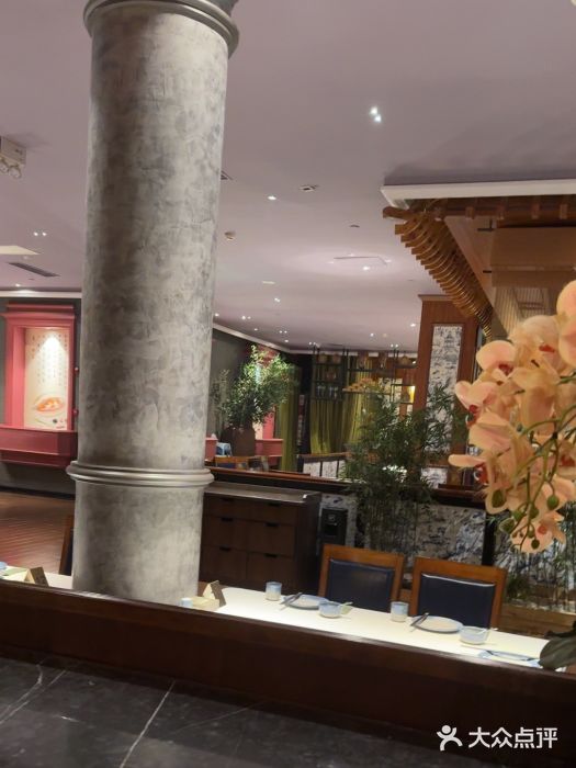 八府香鸭·啫啫煲(华山路店)图片