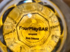 -FOUR PLAY BAR