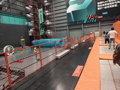 -极限PLAY运动娱乐新世界·团建派对潮玩休闲馆·室内蹦极高空游乐园