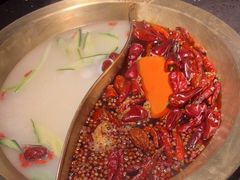 菌汤鸳鸯锅-锅说大脸毛肚重庆老火锅(佐阾店)